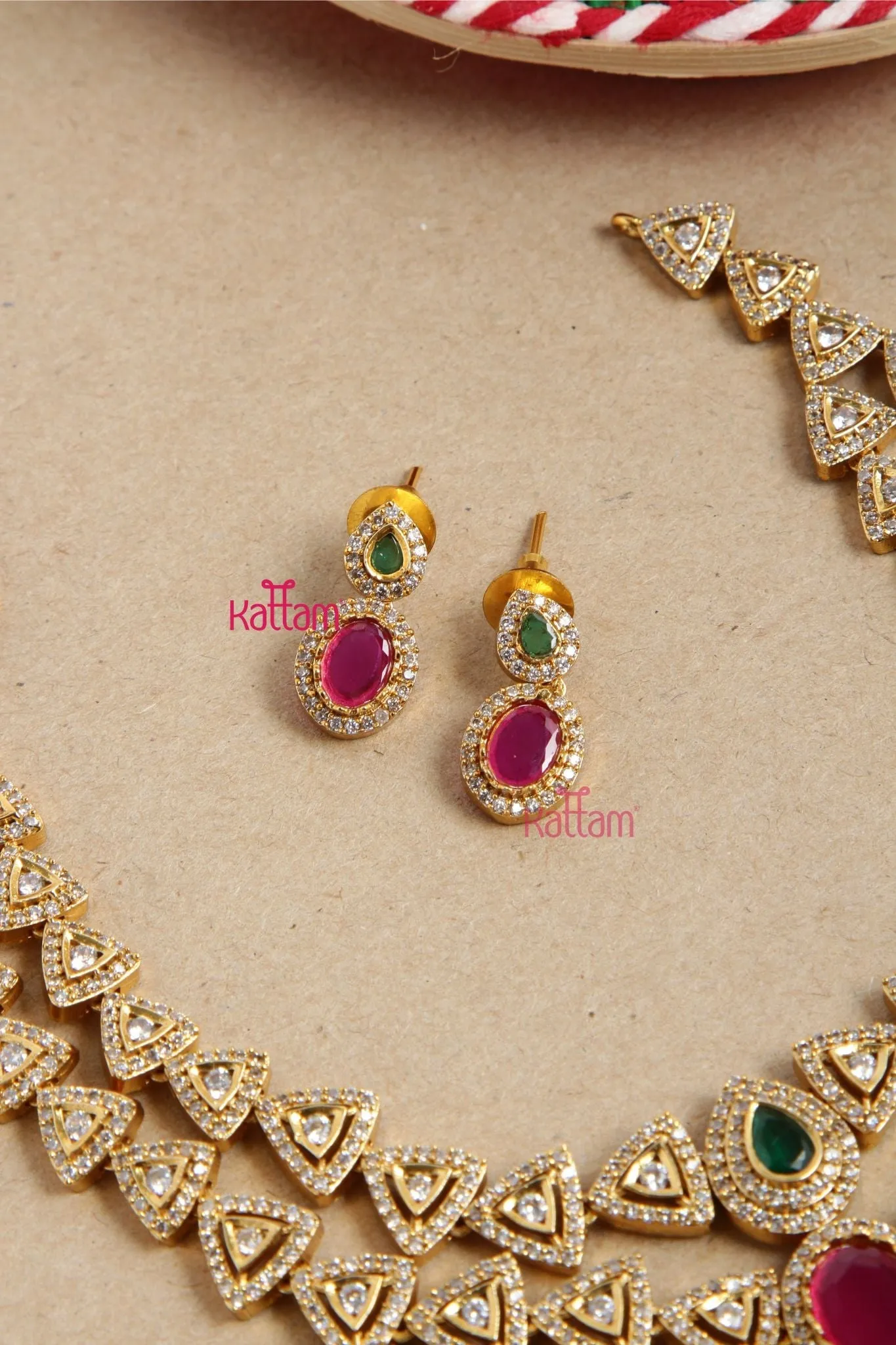 AD Triangle Layered Choker Set
