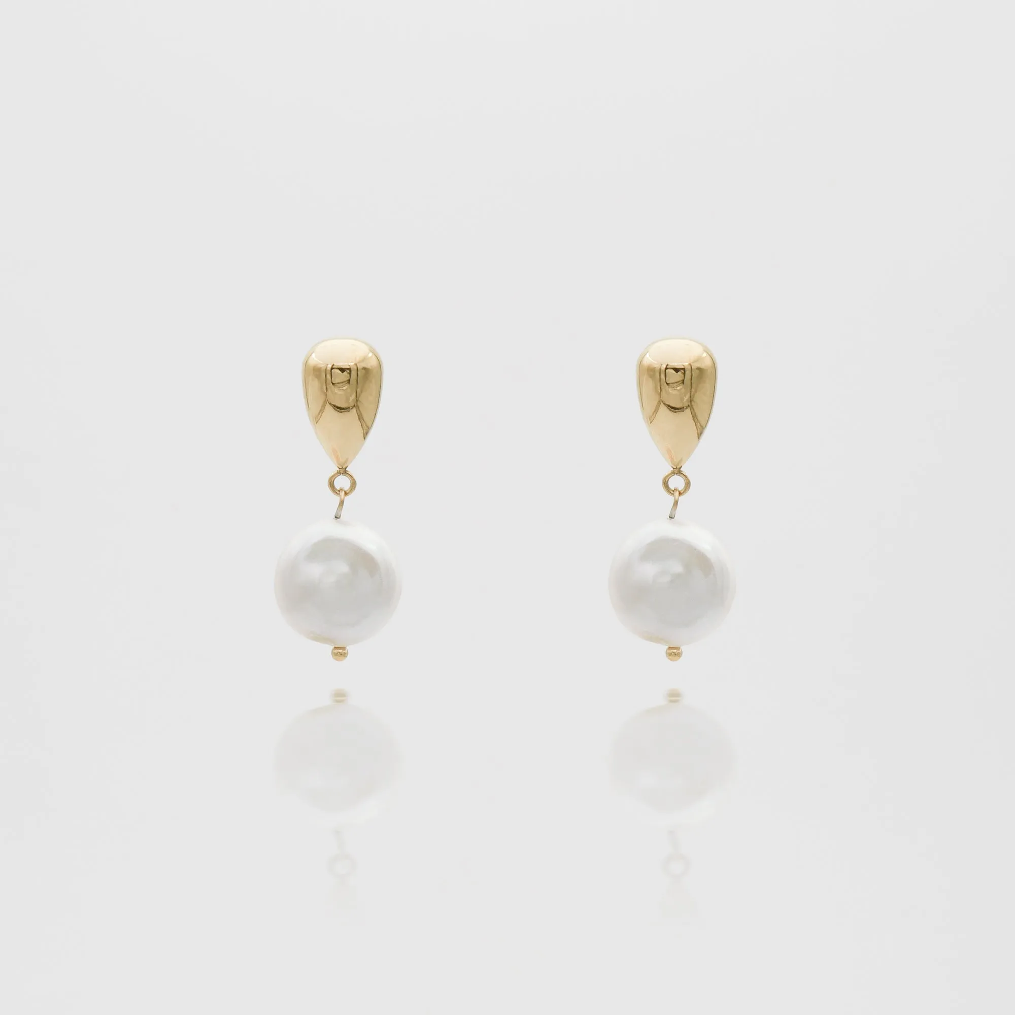 Margot Pearl Earrings