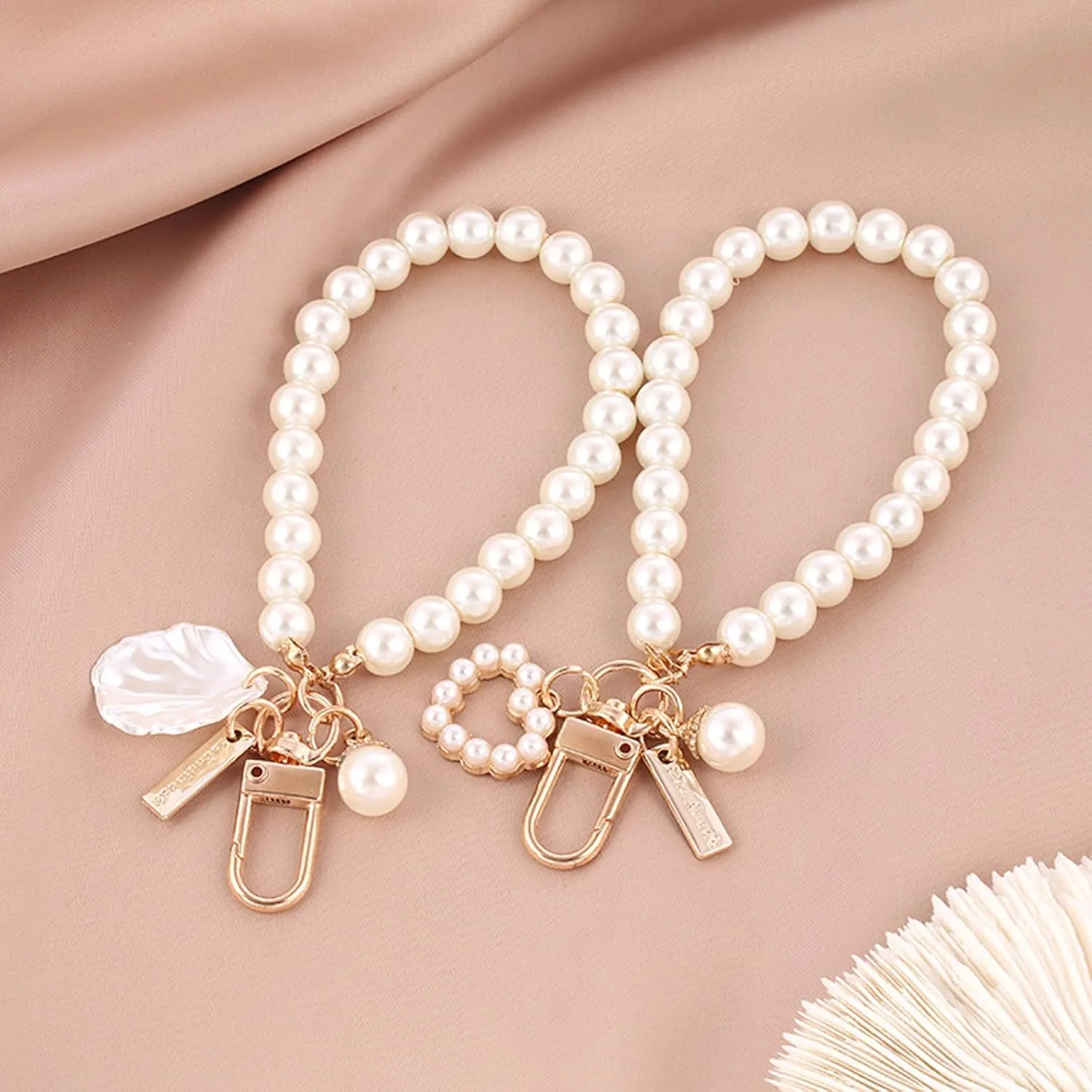 Pearl Wristlet Bag Charm, Cute Heart Shell Pearl Keychain Hanging Purse Charm Car Keyring Holder for Women Girls