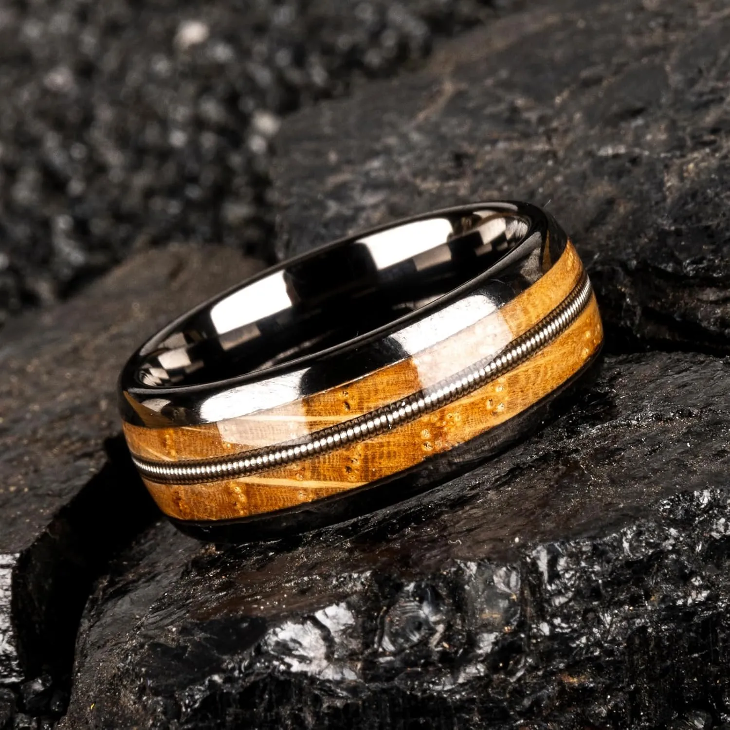 Tungsten Rings for Men Womens 8mm Black Fashion Promise Wedding Band Hammered Groove Meteorite Orbo Carbide Beveled Polished Edge Comfort Fit